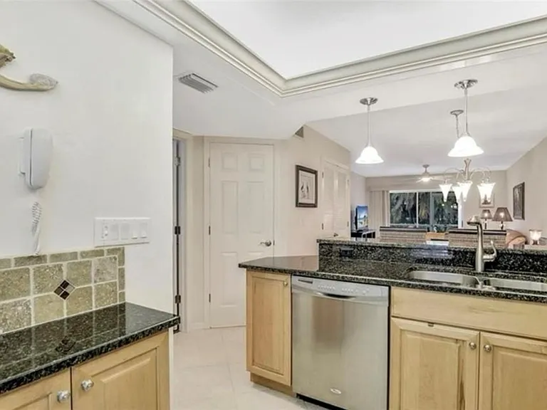 850 Elkhorn Ct #213 — Photo 3