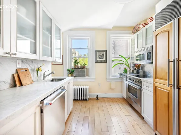 11 East 73rd Street image 15 of 17