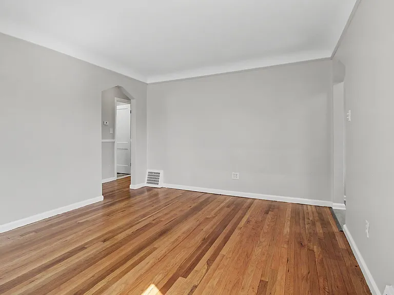 3984 Gloria St — Photo 3