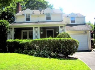 240 Schley Pl, Teaneck, NJ 07666