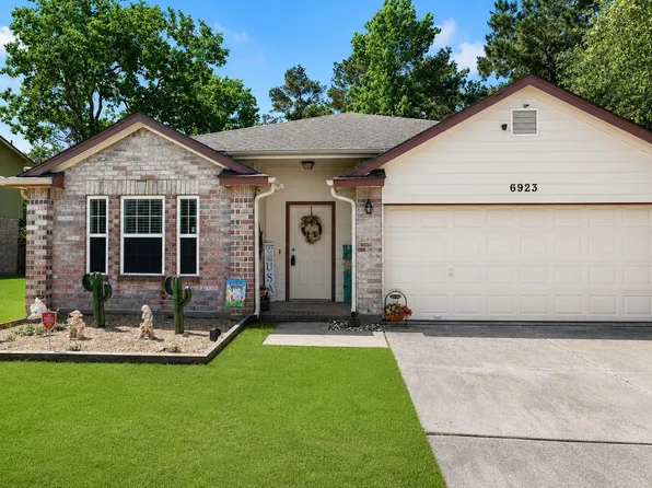 6923 Grant Dr, Magnolia, TX 77354