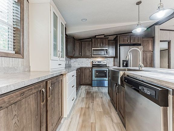 4th image of 15828 Woodsview Dr SW