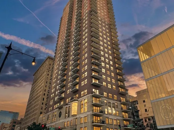 41 E 8th St APT 1805, Chicago, IL 60605
