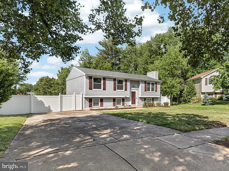 3806 Candlelight Ct — Photo 3