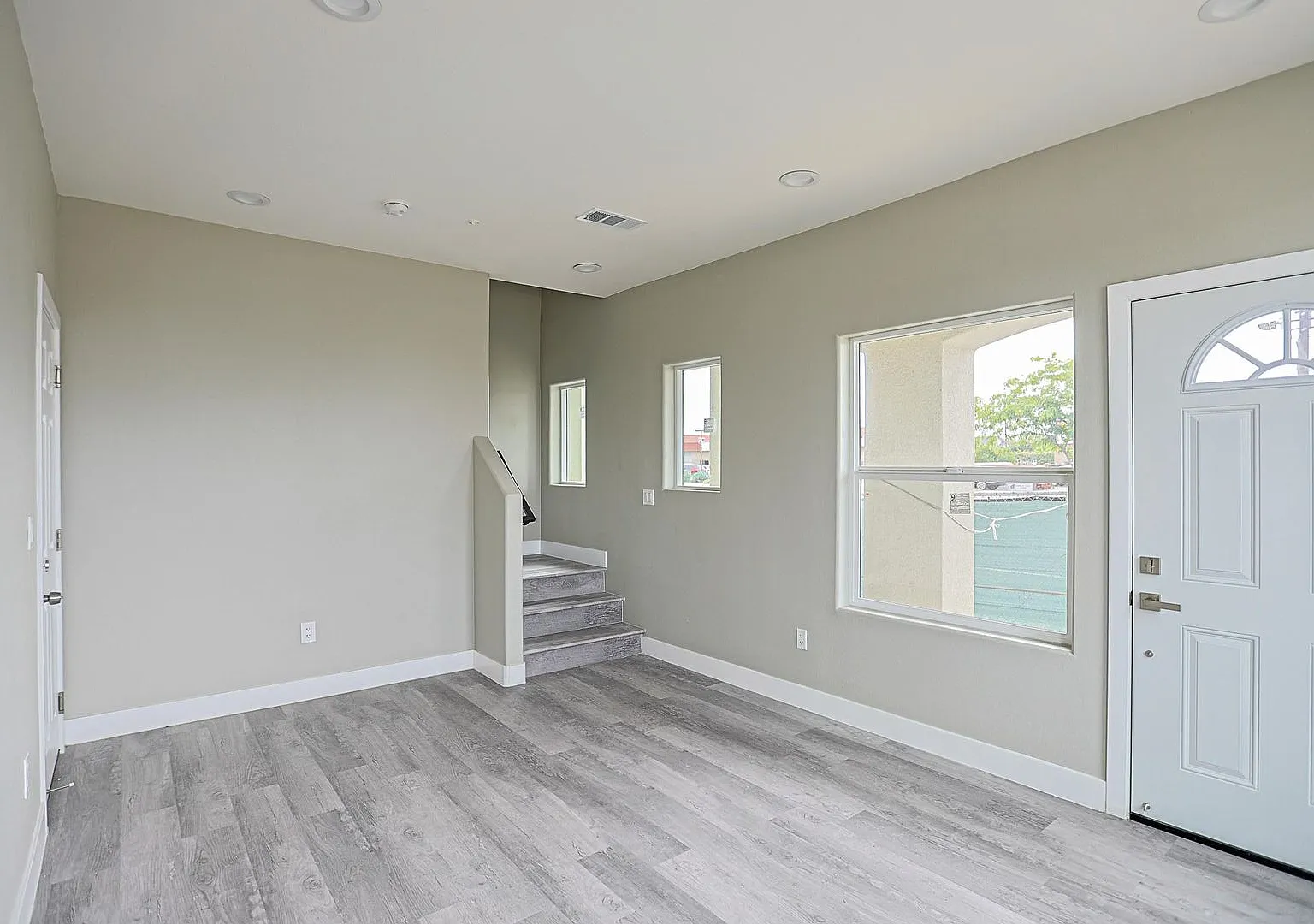 17 Brand-New Modern Townhomes in Stanton for Lease! — Photo 4