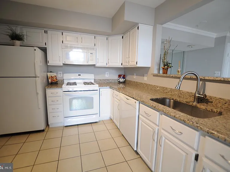 12205 Fairfield House Dr #611B — Photo 16