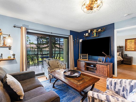 3rd image of 1201 SE Parkview Place #G4