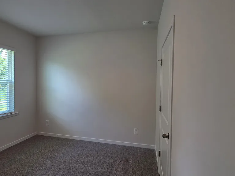 1628 Secrest Commons Dr — Photo 20