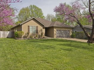 3678 S Fort Ave, Springfield, MO 65807