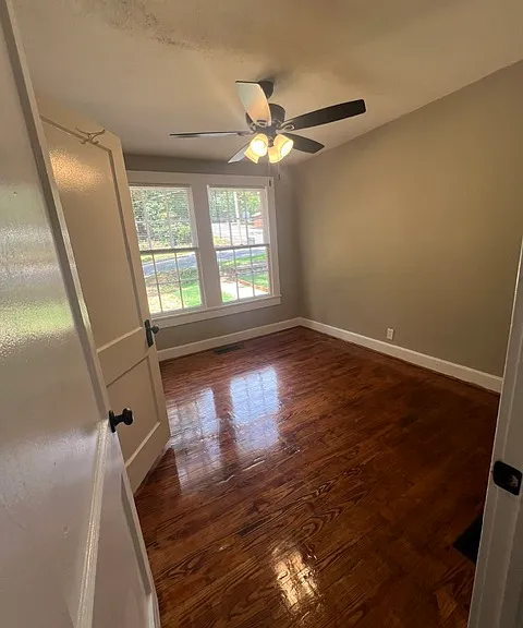 449 Northside Dr — Photo 13