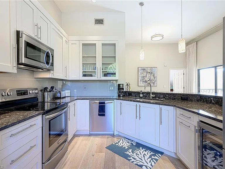 589 Beachwalk Cir #P-203 — Photo 7