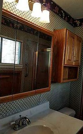 4th image of 10324 Blackwood Ave