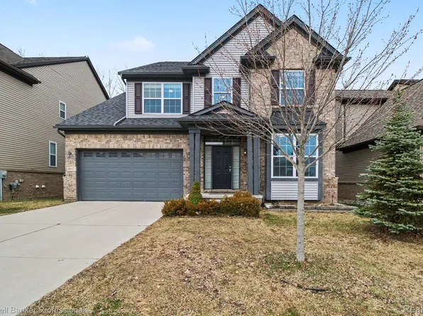 4817 W Stonegate Cir, Orion, MI 48359