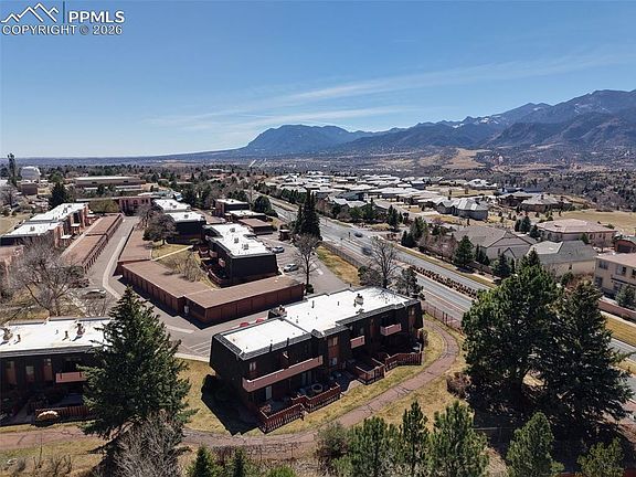 5th image of 2973 Mesa Rd APT A