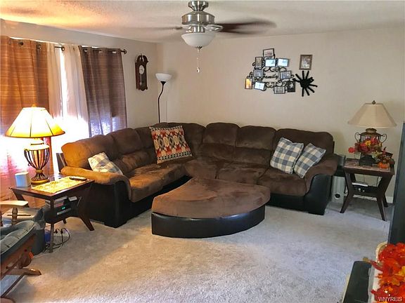 2nd image of 3992 Tudor Pl