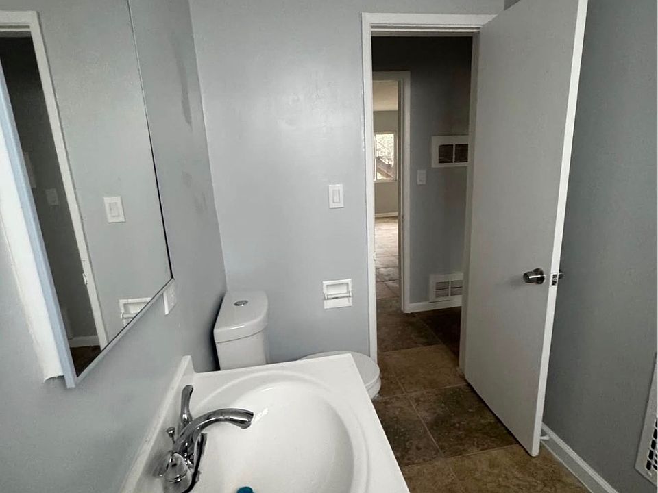 1st image of 936 N Inglewood Ave APT 3