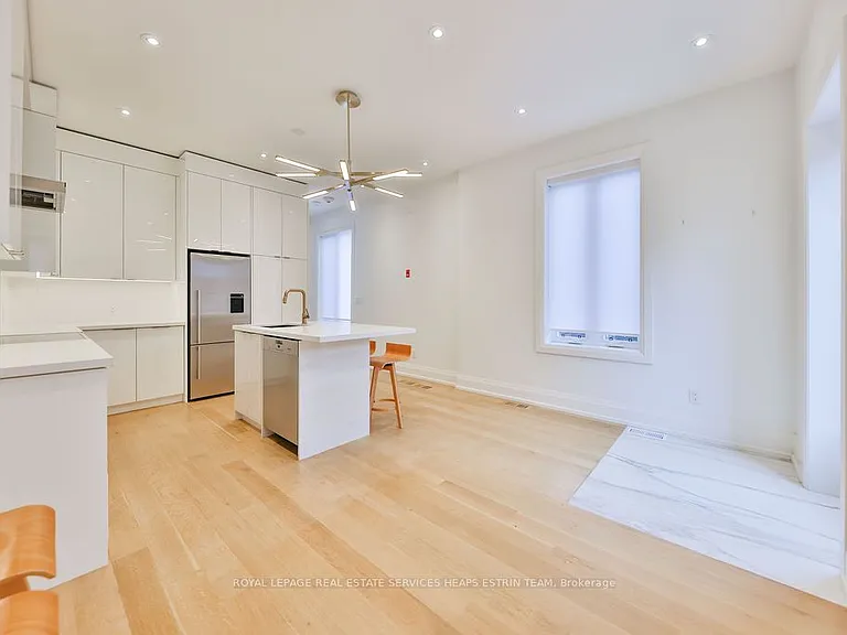 234 Brock Ave #MAIN — Photo 2
