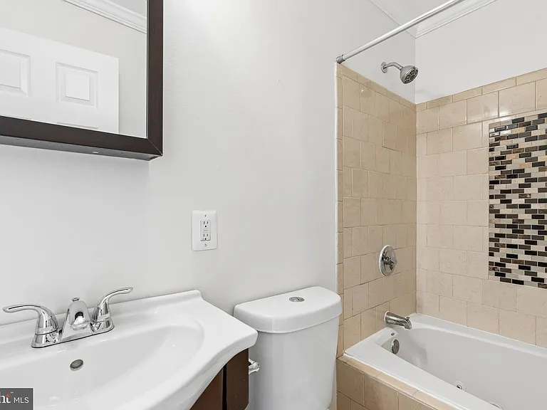 214 N Madeira St — Photo 21