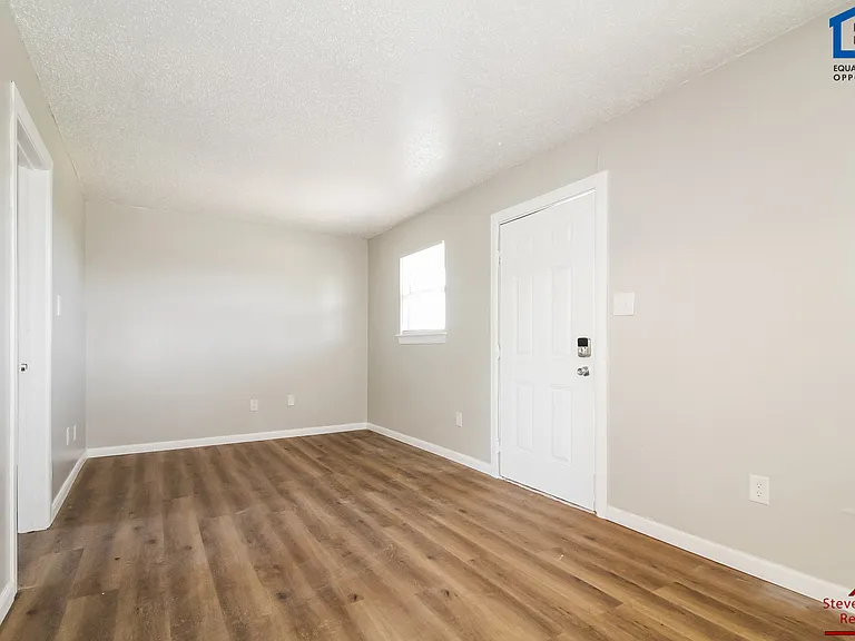 Highpoint Estate Apartments — Photo 7