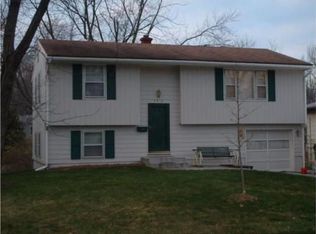 4916 N Wallace Dr, Kansas City, MO 64119