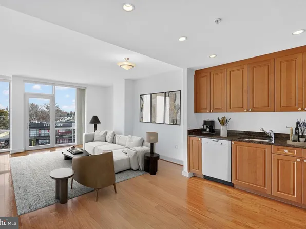 6820 Wisconsin Ave #5004, Bethesda, MD 20816