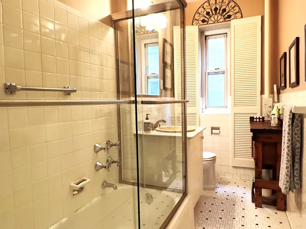 520 East 90th Street 2B image 6 of 6