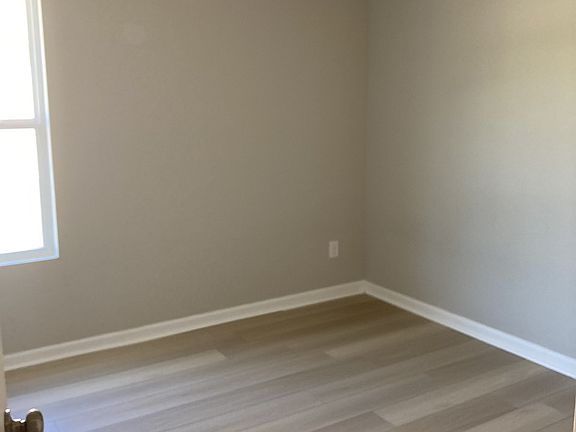 5th image of 471 Center Field Dr