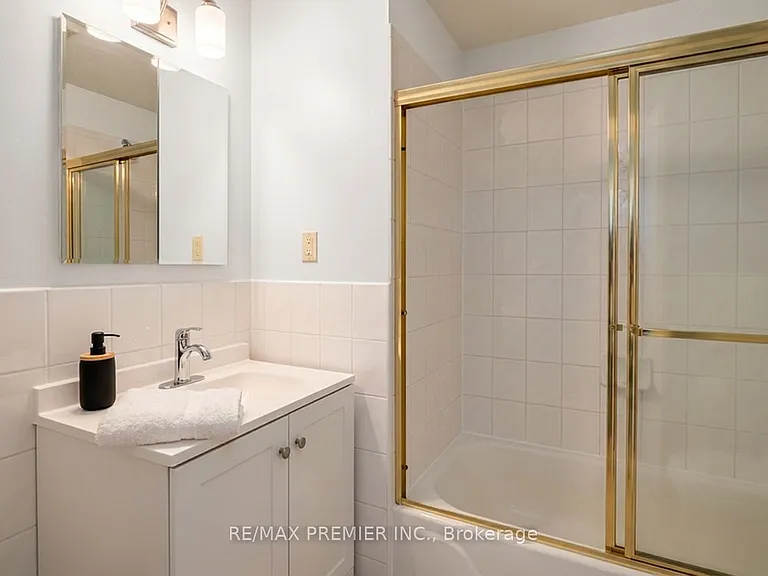 46 Belmont Cres #BASEMENT — Photo 8