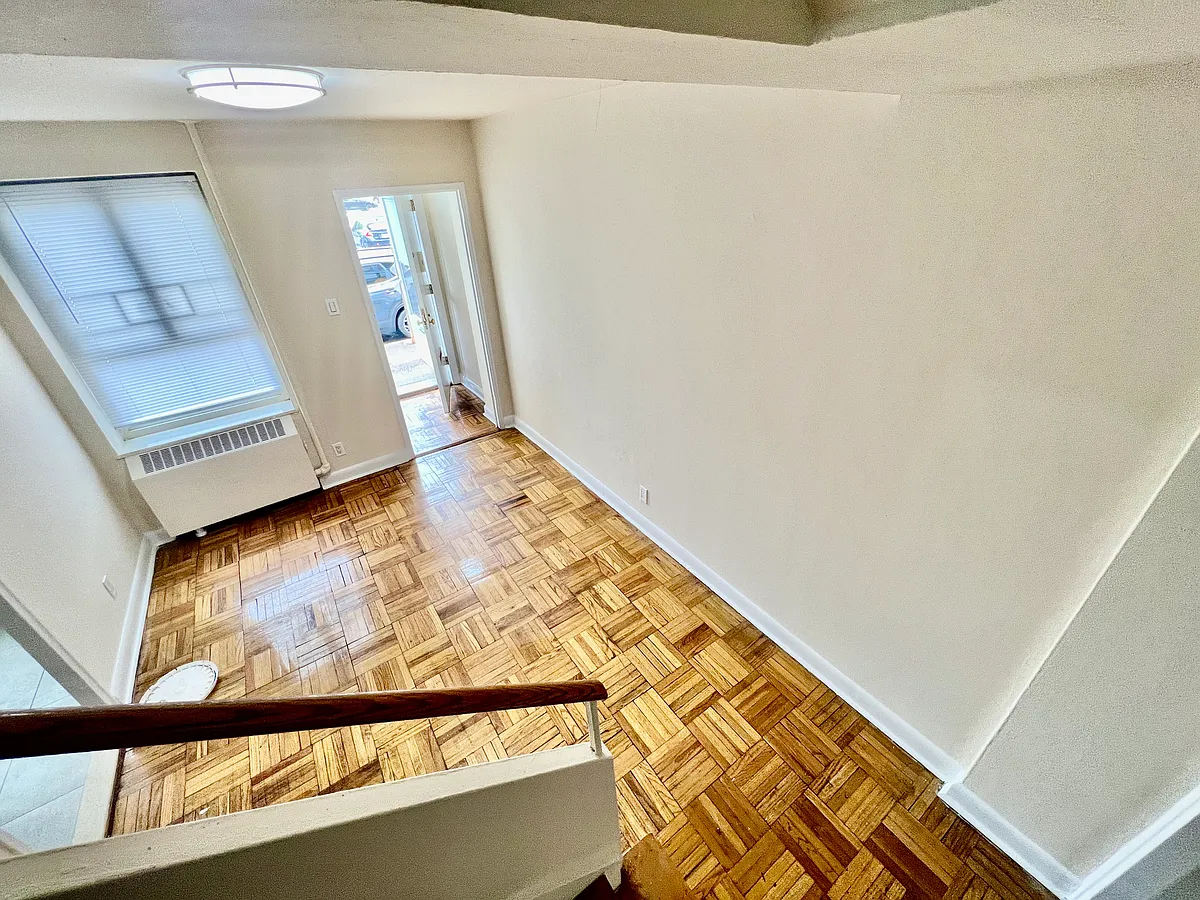 Building Photo - 189-15 73rd Ave #D