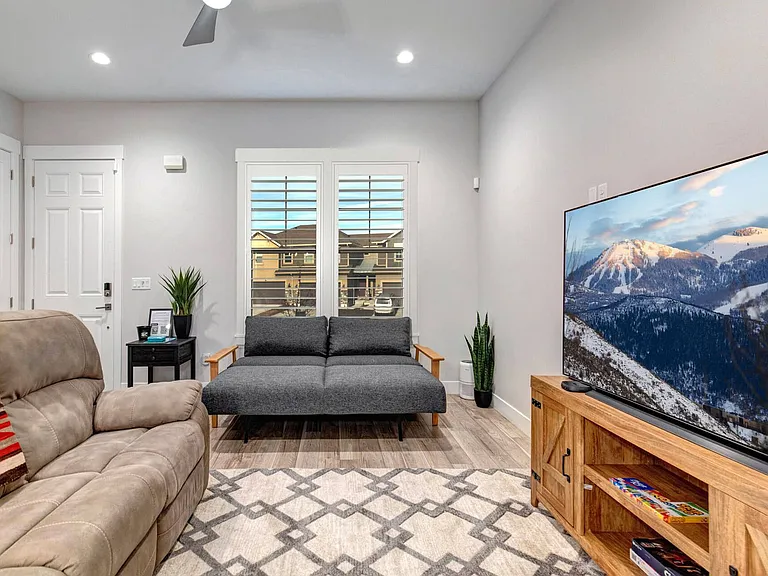 1107 W Wasatch Spring Rd — Photo 7