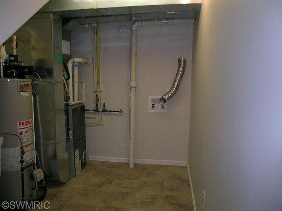 3rd image of 21589 S Everson Dr
