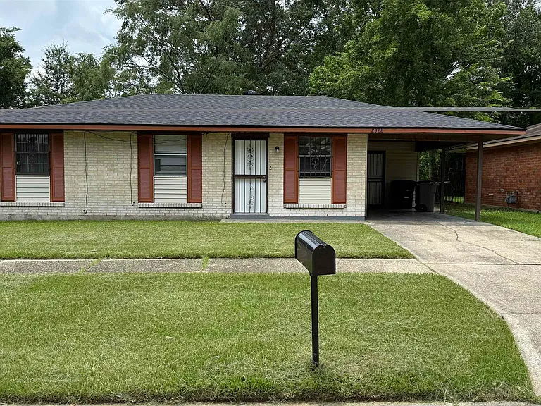 2322 Brock Pl S — Photo 1