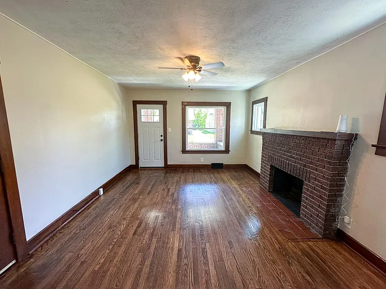 840 W Indianola Ave #1 — Photo 2