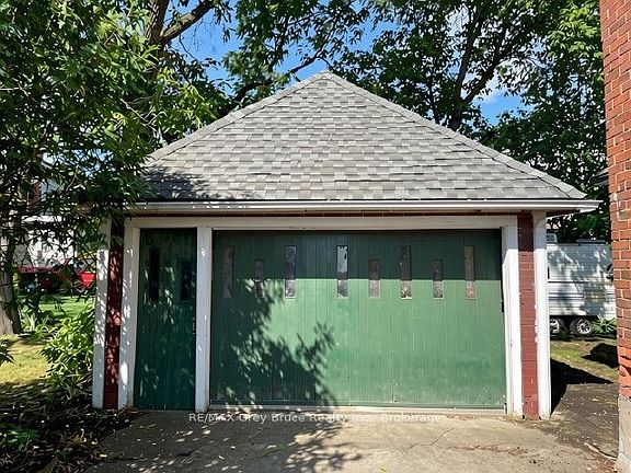 2nd image of 1348 5th Ave W
