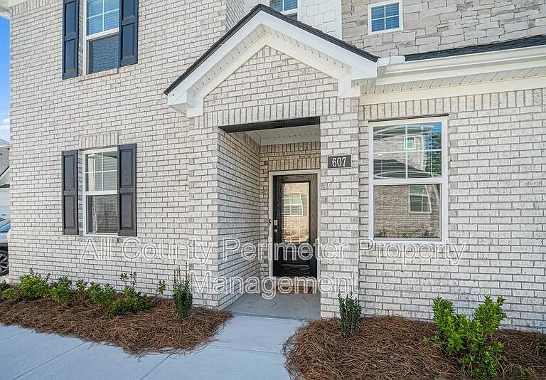 607 Silver Moon Dr — Photo 5
