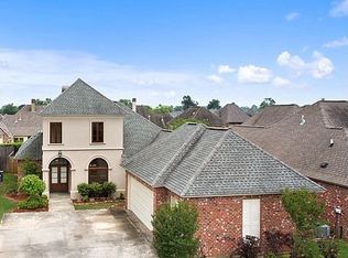 8955 Fox Gate Dr, Baton Rouge, LA 70809