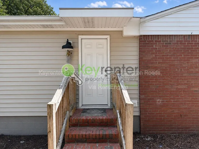 543 McLean St — Photo 15