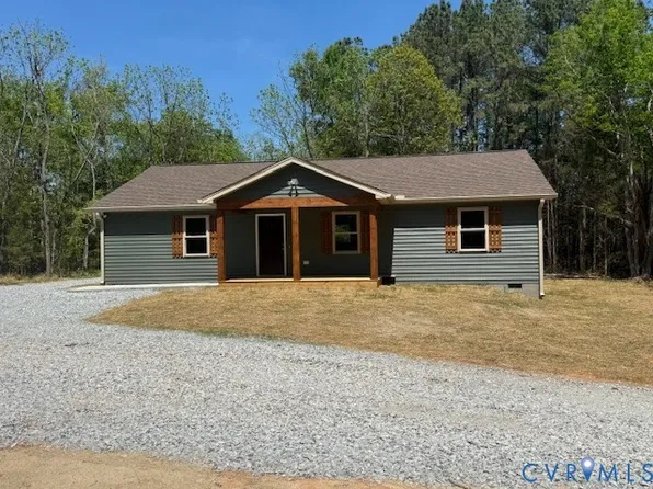 744 Robertsons Rd, Blackstone, VA 23824