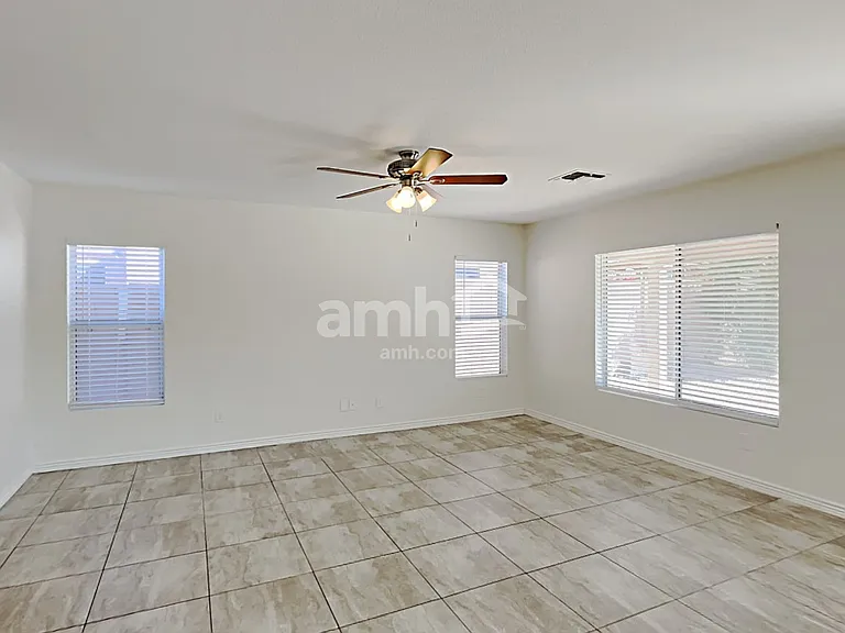 11173 W Madeline Christian Ave — Photo 6