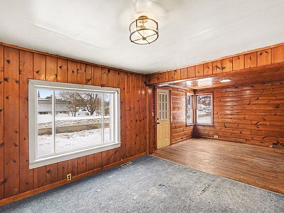 5th image of 718 S Mill St