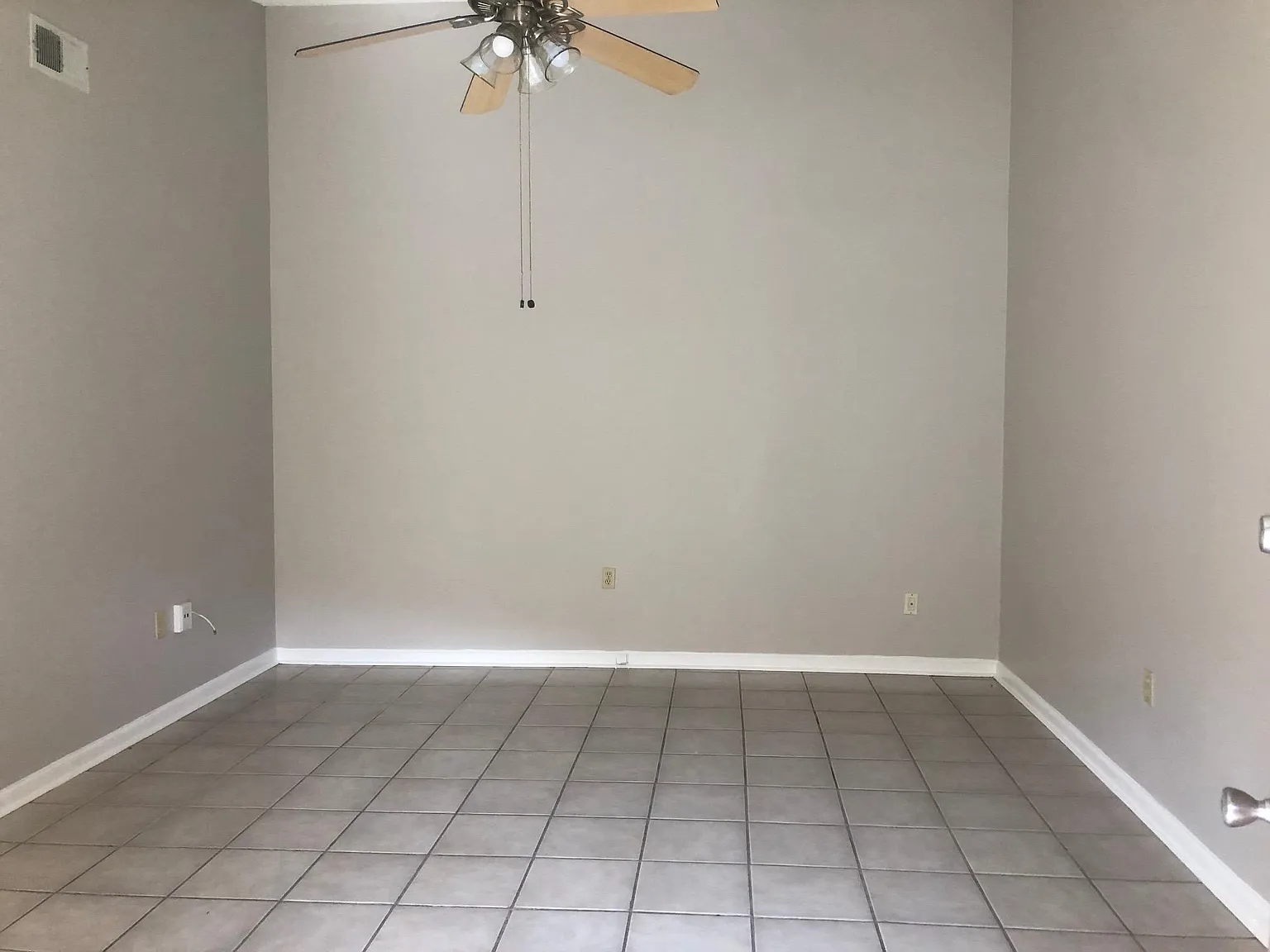 3 bed, 1175 sqft, $1,300 — Photo 2