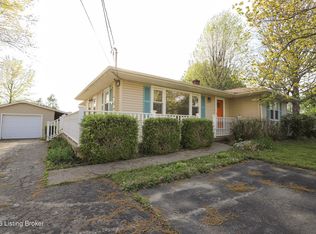 427 S Deepwood Dr, Radcliff, KY 40160