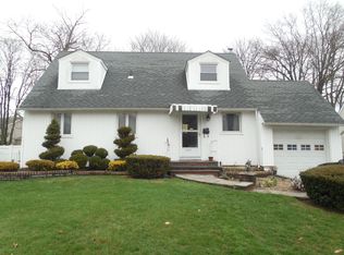 1747-17 Meadowbrook Rd, Merrick, NY 11566