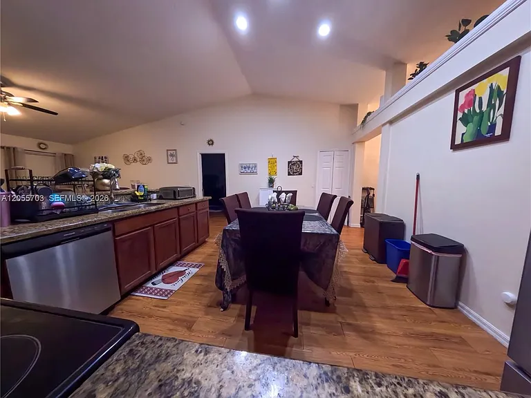 1834 SW Gemini Ln — Photo 8