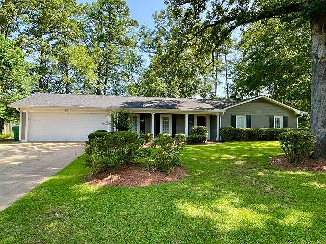 1st image of 1218 Shady Oak Dr