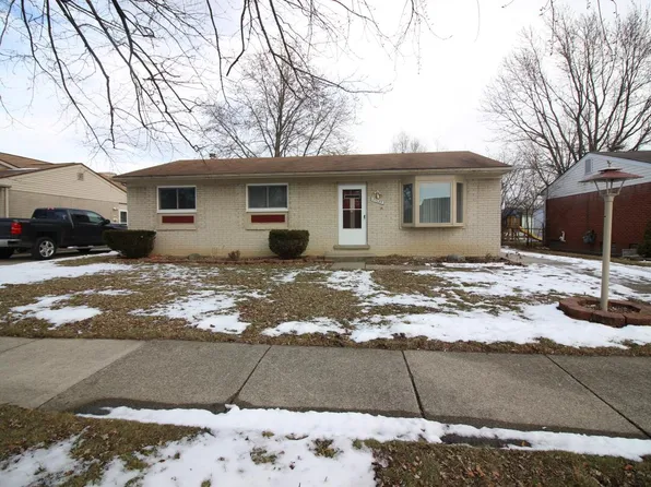 27089 Mayfair Ave, Brownstown, MI 48183