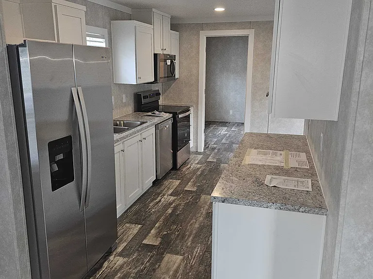 2300 Lafayette Ave #6 — Photo 13