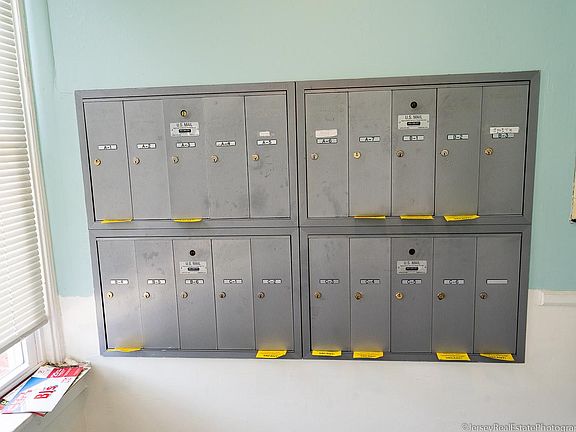 Secure inside lobby with mail box