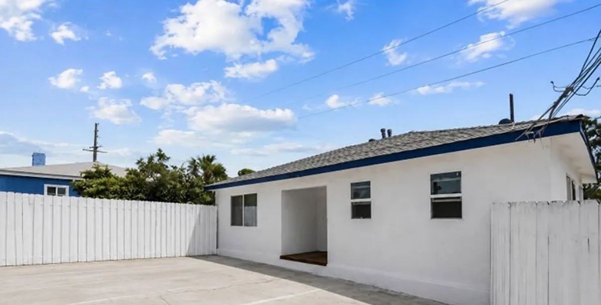 2 bed, 1000 sqft, $2,299 — Photo 1