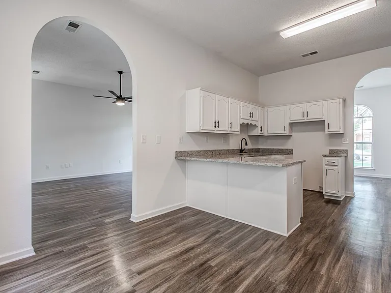 5624 Annandale Dr — Photo 16